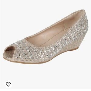 Forever Link Womens Low Wedge Heel Peep Toe Shoes size 9, Champagne, New in Box